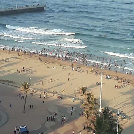 Into The Blue On The Beach Durban Exterior photo